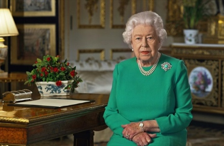 إصابة الملكة إليزابيث الثانية بكوفيد -19 والعوارض “خفيفة”