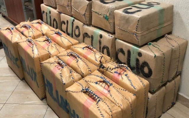 إجهاض عملية للتهريب الدولي للمخدرات وحجز طنين و98 كلغ من الحشيش بطنجة
