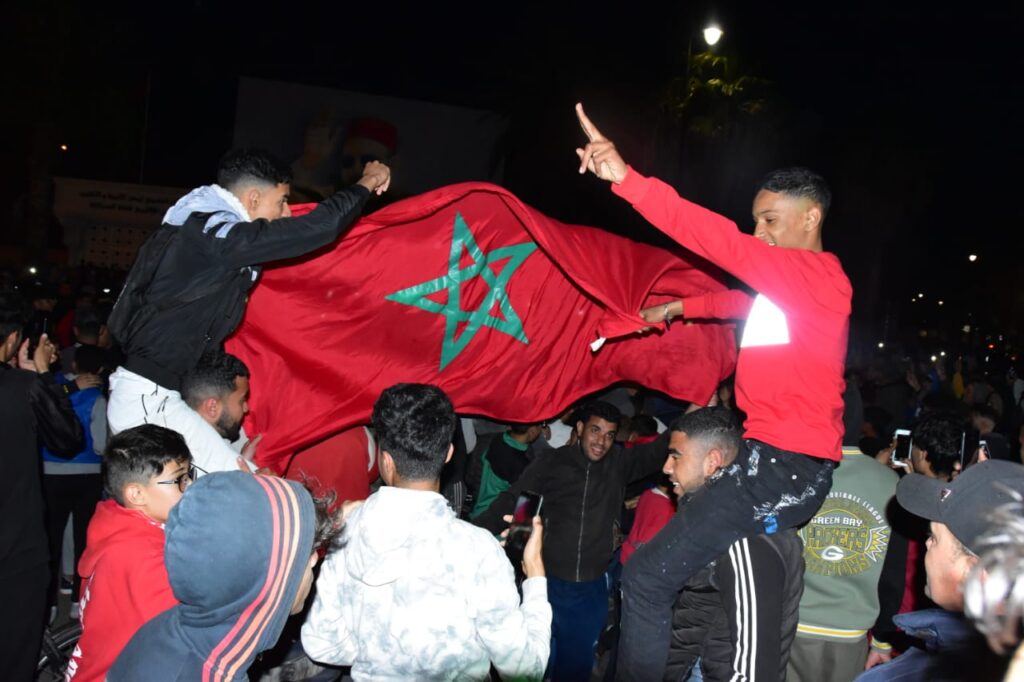 بالصور:فرحة عارمة بشوارع مدينة قلعة السراغنة تعبيرا عن تأهيل المنتخب الوطني لمونديال قطر 2022