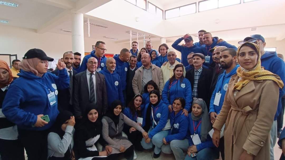 بتعاون وتنسيق مع مندوبية وزارة الصحة بقلعة السراغنة:سفراء الخير ينظمون قافلة طبية لاعدار اطفال وفحوصات وتوزيع ادوية ومواد غذائية بجماعة اولاد الشرقي