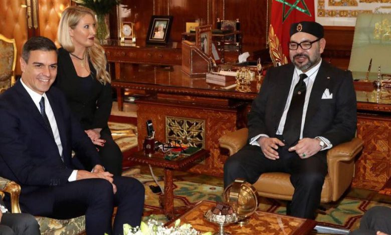 الملك محمد السادس يجري محادثات هاتفية مع رئيس الحكومة الاسبانية سانشيز