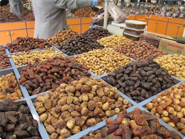 استيراد 70 ألف طن من التمور لشهر رمضان