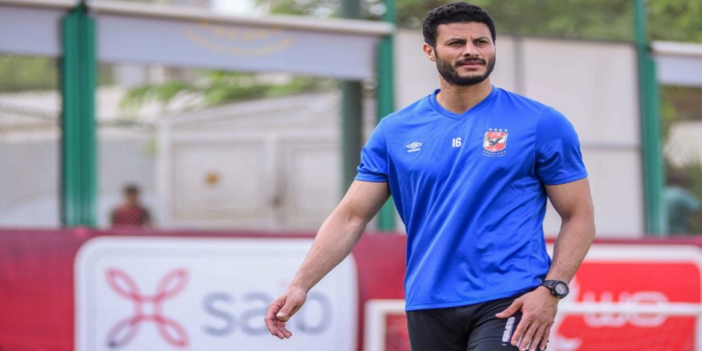 حارس الأهلي المصري ينفعل في الندوة الصحفية لمباراة الرجاء