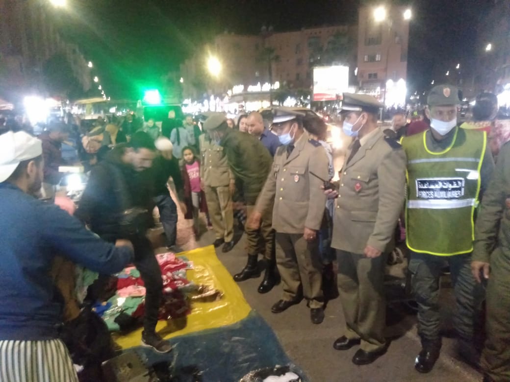 السلطات المحلية تشن حملة موسعة لتحرير الملك العمومي بشارع الداخلة بمراكش +صور