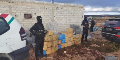أمن السمارة يحجز 80 كيلوغرام من مخدر “الشيرا” بحوزة شخصين