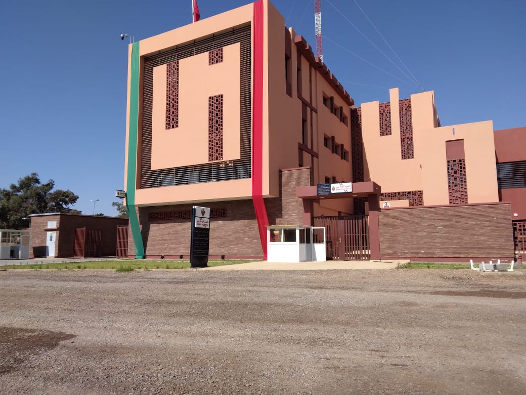 جمعيتان حقوقيتان وفعاليات محلية بقلعة السراغنة تطالب المصالح الأمنية بتوقيف “مول الكاسك” مرعب النساء والفتيات