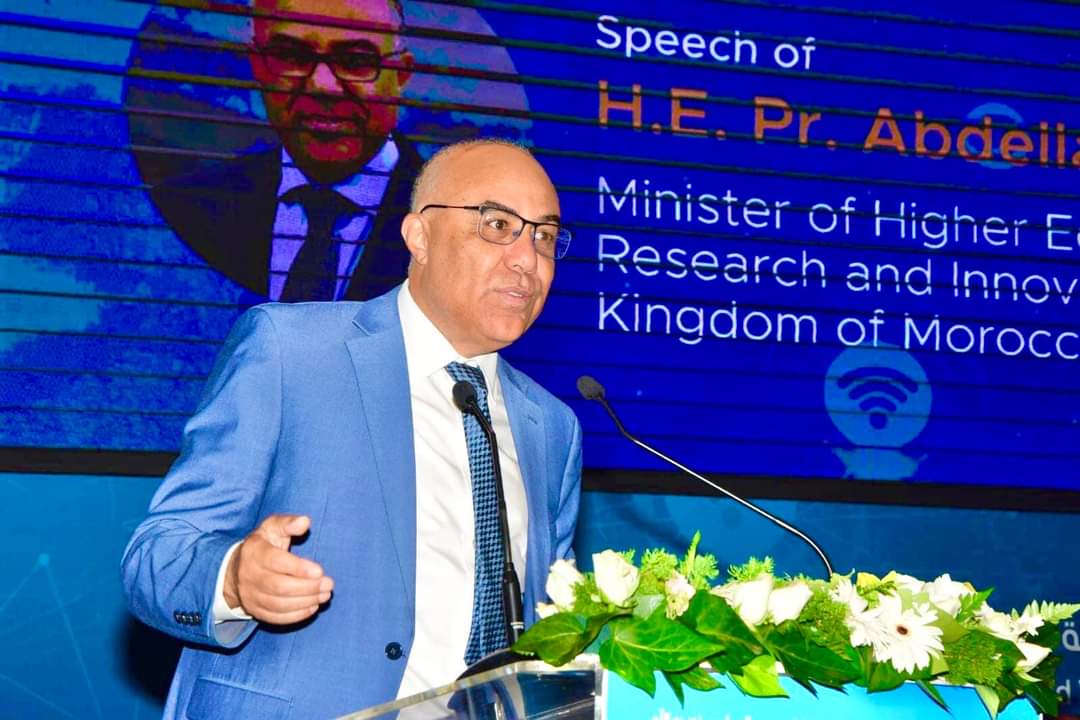 عبد اللطيف ميراوي يؤكد على ضرورة تكوين الشباب في مجال الرقمنة والذكاء الاصطناعي