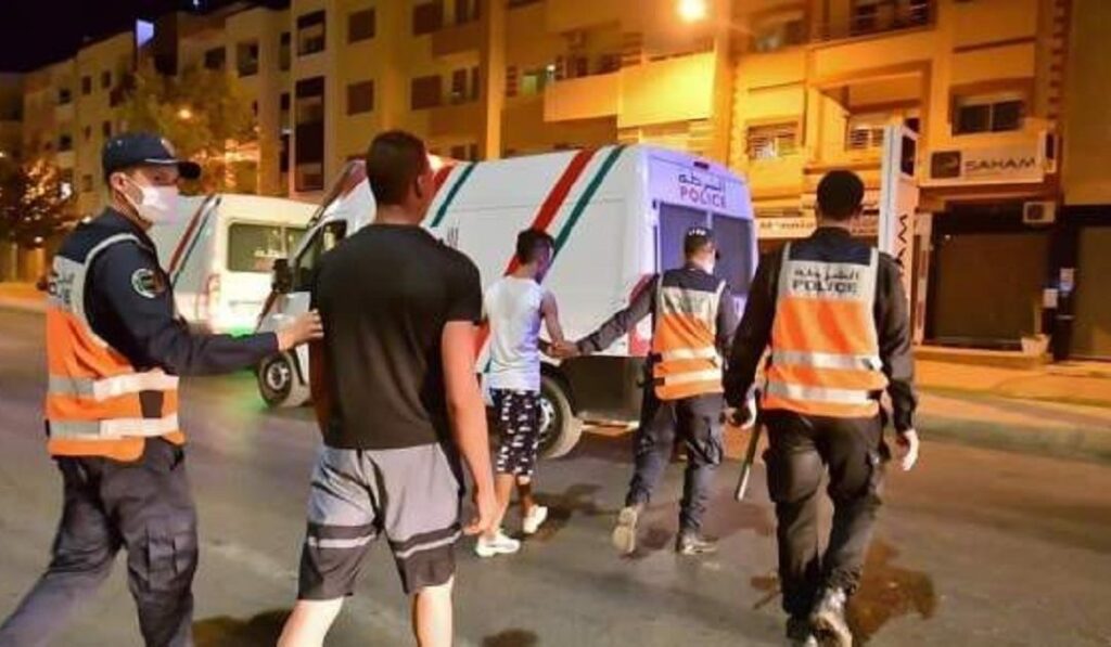 توقيف شخصين يشتبه في تورطهما في تبادل العنف المرتبط بالشغب الرياضي وإلحاق خسائر مادية بممتلكات الغير بالبيضاء