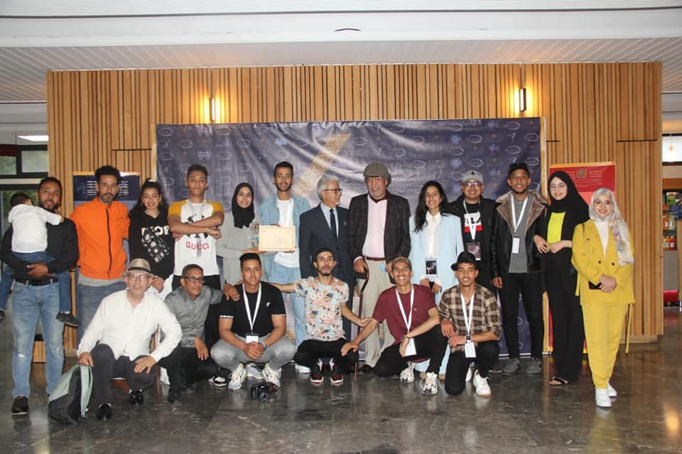 مسرحية “عنبر شيكسبير” لفرقة خشبة الحوز من تحناوت تفوز بجائزة السينوغرافيا للمهرجان الوطني الأول لمسرح الشباب