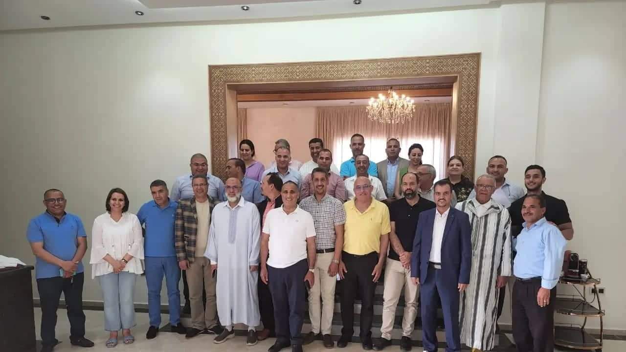 برلمانيون ومفتشو حزب الاستقلال بجهة مراكش أسفي يدعمون نزار بركة ويرفضون الإقصاء من المجلس الوطني