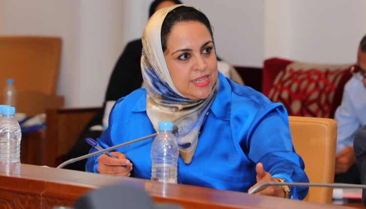 البرلمانية نادية بوزندوفة تسائل الحكومة عن أسباب تأخر إحداث المناطق الصناعية بجهة مراكش-أسفي رغم توفر الوعاء العقاري