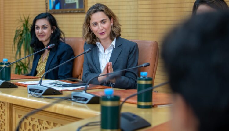 الوزيرة غيثة مزور تستقبل الشباب الممثلين للمملكة المغربية في نهائيات الأولمبياد العالمية للمعلوميات