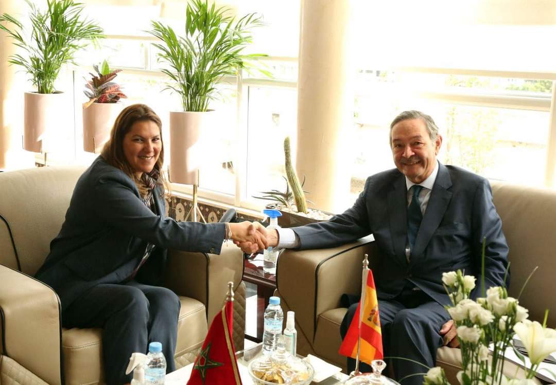 الوزيرة المنصوري تجري مباحثات مع السفير الإسباني بالمملكة المغربية