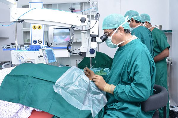 المديرية الجهوية للصحة بجهة مراكش آسفي تنظم الحملة الطبية المجانية لجراحة العيون بكل من اقليمي الحوز وشيشاوة