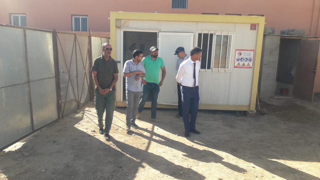 عامل إقليم شيشاوة يتفقد ورش بناء المدرسة الجماعاتية بكماسة