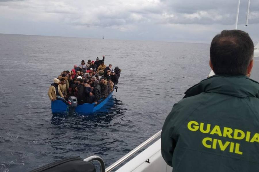 إسبانيا تعترض 22 قاربا لمهاجرين جزائرين