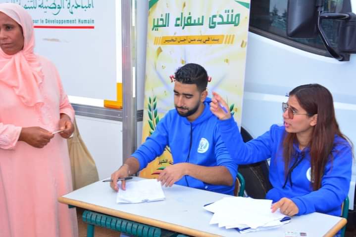 منتدى سفراء الخير بقلعة السراغنة ينظم بشراكة مع مندوبية الصحة والحماية الاجتماعية وجماعة الجوالة قافلة طبية