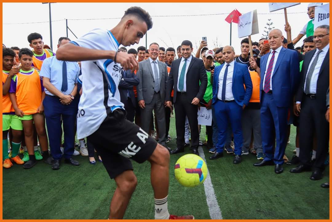 الوزيران بنسعيد ولقجع يعطيان الإنطلاقة الرسمية لدوري الأحياء لكرة القدم “الطريق إلى المونديال”
