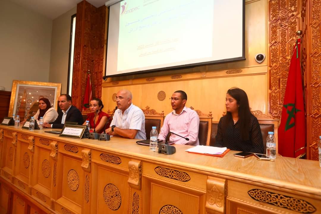 عبد العزيز الباز يرأس لقاء تحسيسيا حول منحة التشغيل في إطار برنامج “أوراش” بغرفة الصناعة التقليدية لجهة مراكش
