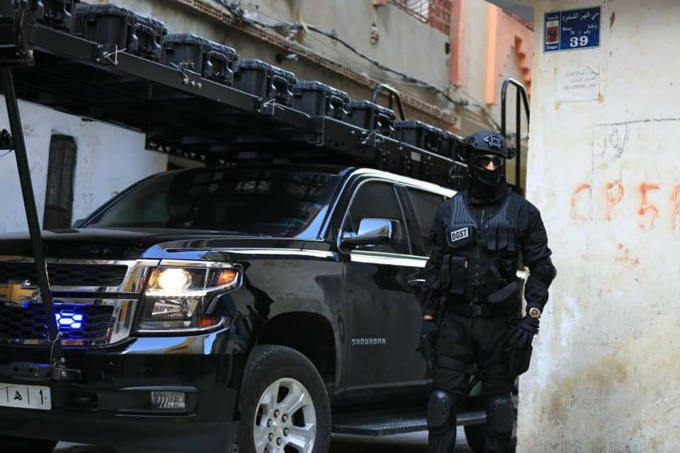 توقيف 5 أشخاص موالين لـ “داعش” للاشتباه في تورطهم في التحضير لتنفيذ مخططات إرهابية