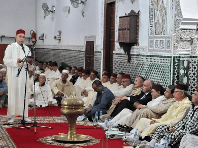 أحبيض رئيس جامعة القاضي عياض يستعرض تاريخ عناية العلويين بالمولد النبوي من مسجد مولاي علي الشريف ويؤكد حرص الجامعة على التثمين العلمي للتراث الديني