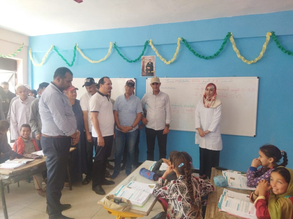 الكراب عامل شيشاوة والبرلماني أولحيان يتفقدان الأوضاع التعليمية والصحية والطرقية بدواوير لالة عزيزة والساكنة تستحسن مخرجات الزيارة