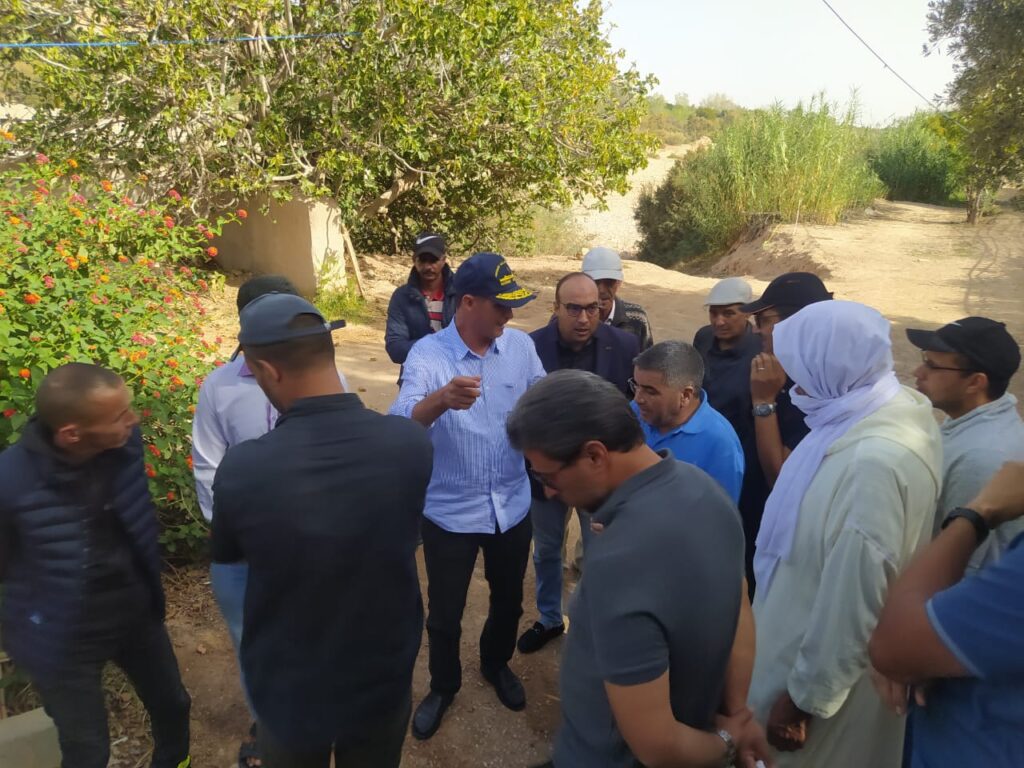 الكراب عامل شيشاوة يشرع ميدانيا في تنزيل توجيهات جلالة الملك في تأمين الثروة المائية ويتفقد تهيئة المحيط السقوي لأباينو