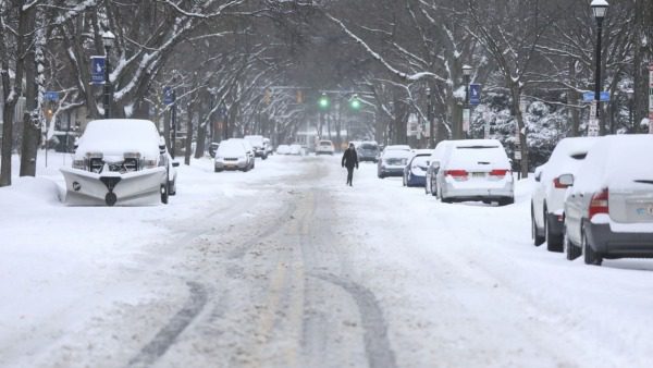 عاصفة ثلجية تضرب أجزاء من ولاية نيويورك