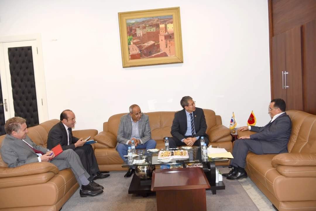 كمال بنخالد رئيس غرفة التجارة والصناعة يستقبل سفير كوريا الجنوبية بالمغرب