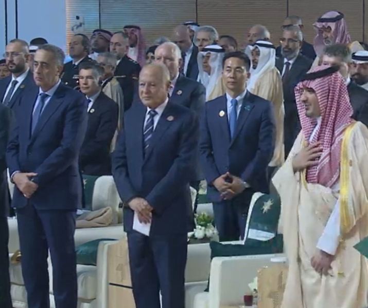 حموشي يتوسط منصة القادة في حفل التخرج بجامعة نايف العربية للعلوم الأمنية