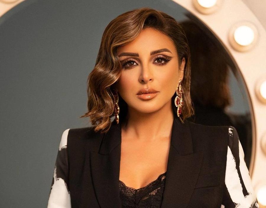 استئصال رحم وشلل بالأمعاء.. الفنانة أنغام في حالة حرجة