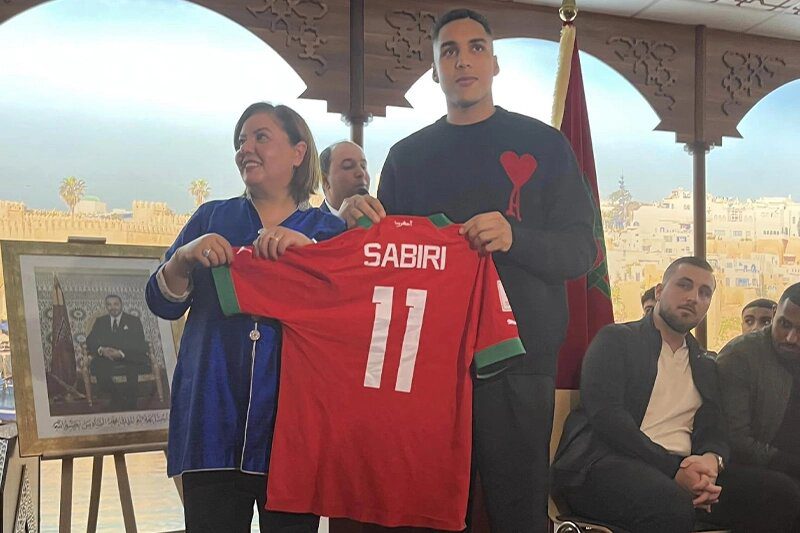 قنصلية المغرب بفرانكفورت تكرم اللاعب عبد الحميد الصابيري