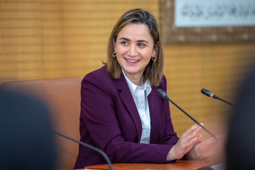 الوزيرة مزور: خفض 45 بالمائة من الوثائق “الأكثر تداولا” في مجال الاستثمار سيسهم في تحسين مناخ الأعمال