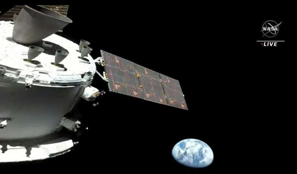 مركبة أوريون الفضائية تعود إلى الأرض في ختام مهمة أرتميس 1 القمرية