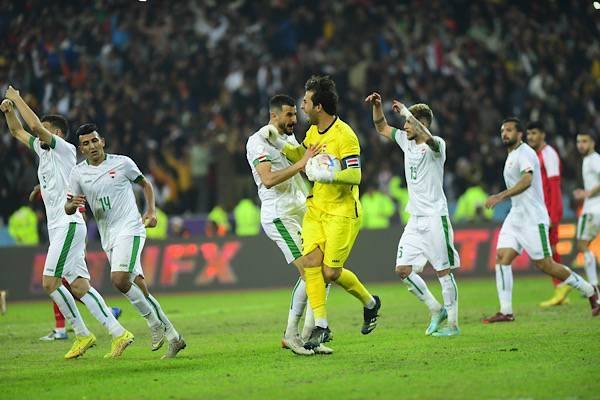 العراق يتوج بلقب الخليج للمرة الرابعة بفوزه القاتل على عمان 3-2 بعد التمديد