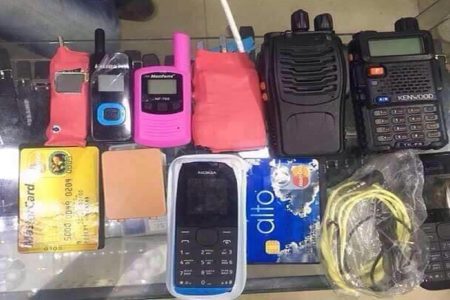 شرطة طنجة توقف شخص يروج أجهزة إلكترونية مهربة تستعمل للغش في الامتحانات