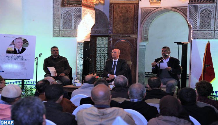 أحمد التوفيق يقدم روايته الجديدة “واحة تينونا، أو سر الطائر فوق الكتف”