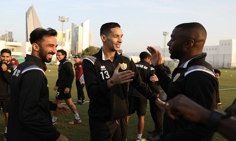 نادي قطر يحتفي بالدولي المغربي بانون
