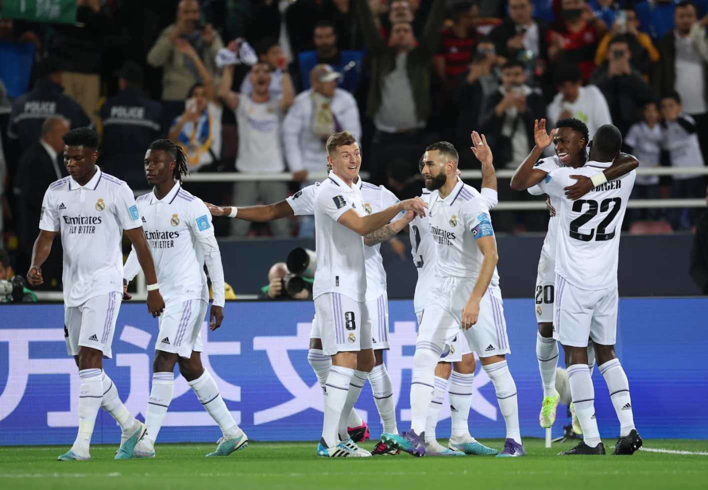 فريق ريال مدريد يتوج بطلا للعالم