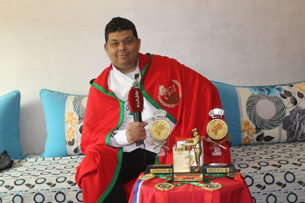 الشيف مهدي عميد المنتخب المغربي لفنون الطهي يكشف تفاصيل فوز المنتخب المغربي بكاس العالم للطبخ بتونس +فيديو