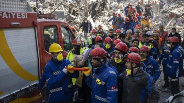 زلزال جنوب تركيا.. الوفيات تفوق 42 ألفا وحصر عمليات البحث في ولاية واحدة