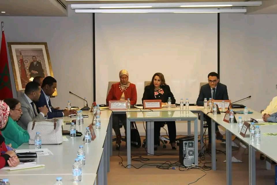 المكتب المحلي لودادية موظفي العدل بمراكش ينظم مائدة مستديرة في موضوع: ” الضمانات الدستورية والآليات المؤسساتية لحماية حقوق المرأة والنهوض بها”