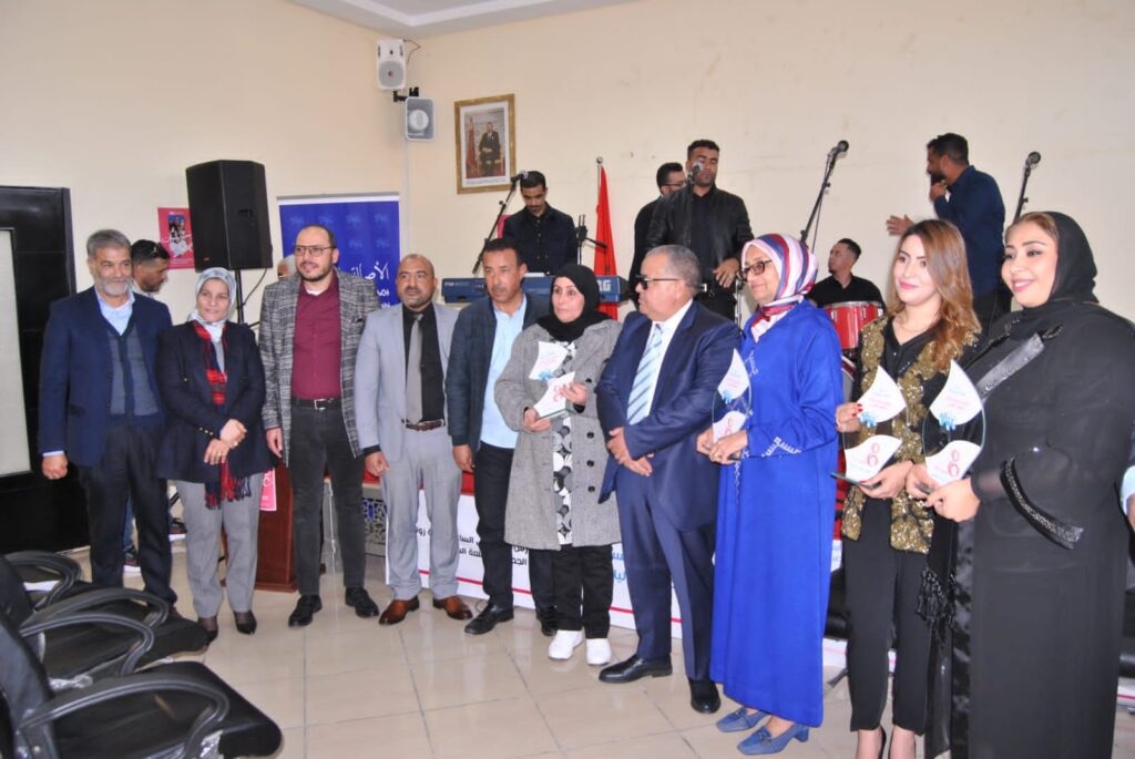 الدكتور واعمرو من حفل 8 مارس بقلعة السراغنة: حزب البام يتبنى المناصفة في جميع هياكله والوزيرة المنصوري رئيسة المجلس الوطني سفيرة نساء الحزب