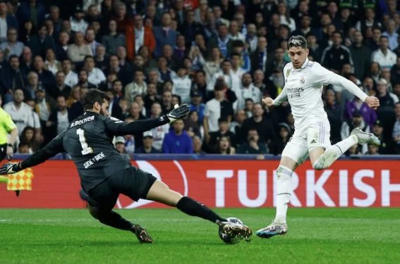 ريال مدريد يجدد فوزه على ليفربول ويبلغ ربع النهائي