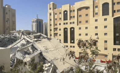 مصرع مواطن مغربي في حادث انهيار مبنى سكني وسط الدوحة