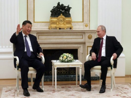 بوتين يبلغ شي برغبته في نقاش خطة الصين لفض النزاع الروسي-الأوكراني