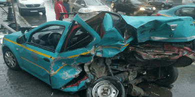 “كارديان” يحطم سيارة أجرة بطنجة