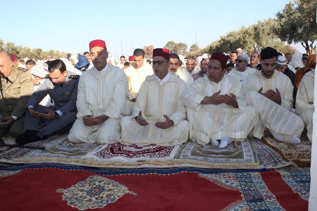 العامل بنشيخي يؤدي صلاة العيد بمصلى تحناوت بحضور المئات من المصلين