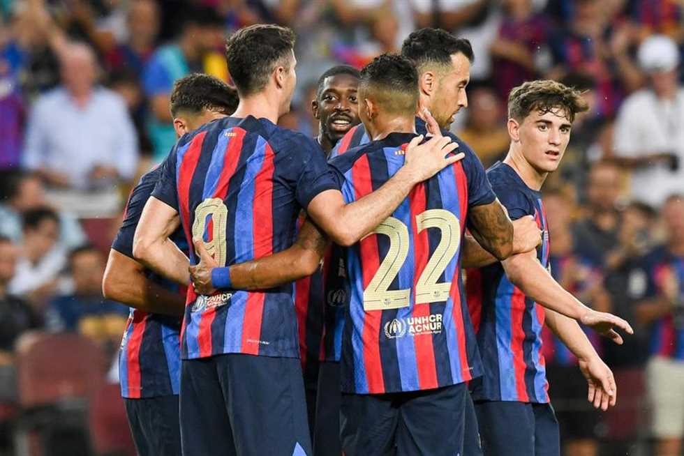 برشلونة يخطط لوضع نصف فريقه للبيع