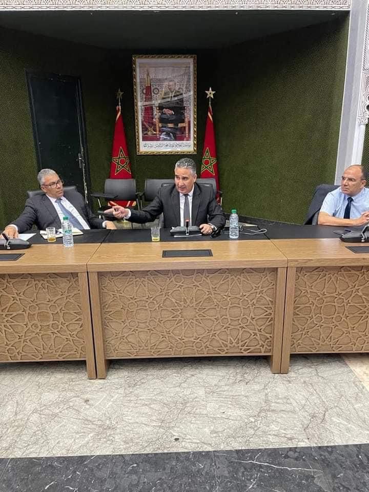 الادريسي يمثل المنصوري عمدة مراكش خلال اجتماع لاعادة تأهيل وهيكلة ساحة جامع لفنا